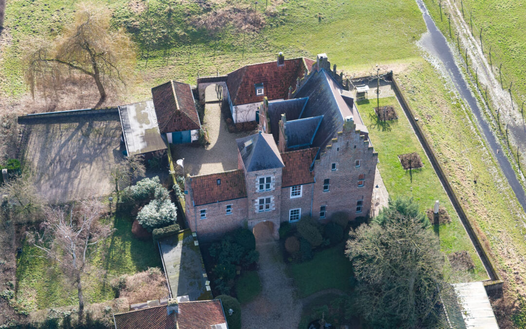 Kasteel Huys Heijen in Heijen bekijken met een drone