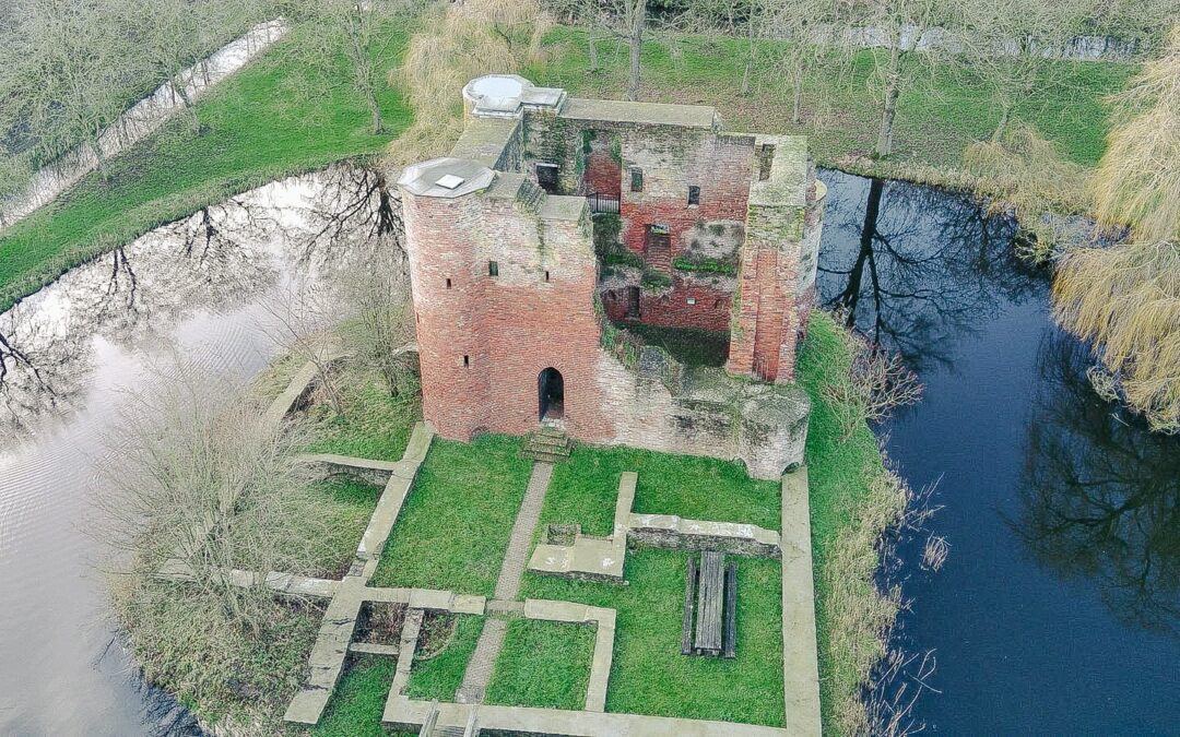 Kasteel Ravensteyn – Heenvliet met je drone bezoeken