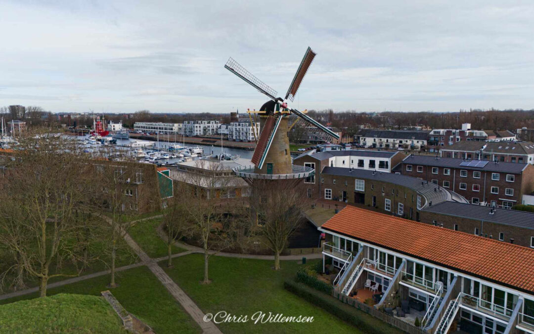 Met je drone vliegen bij de molen De Hoop van Hellevoetsluis