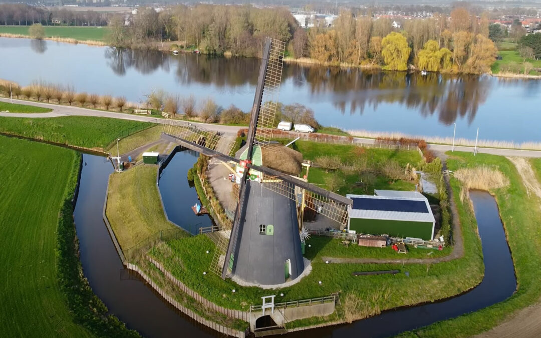 De Poldersche Molen in Hoeksche Waard bekijken met je drone