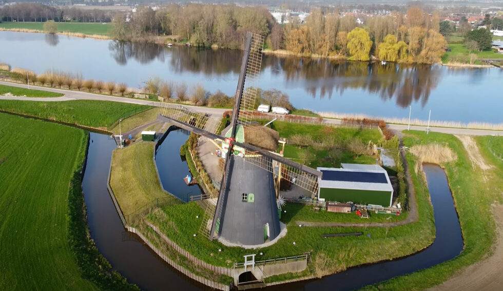 De Poldersche Molen in Hoeksche Waard bekijken met je drone - De