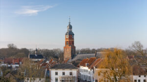Vlieg met je drone over het pittoreske stadje Buren in Gelderland