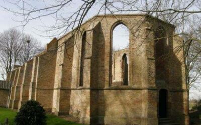 Oude Niekerk – Met je drone boven de kerk ruïne vliegen
