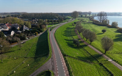 Tull en t Waal – Vliegen bij het terrein van Ossewaard