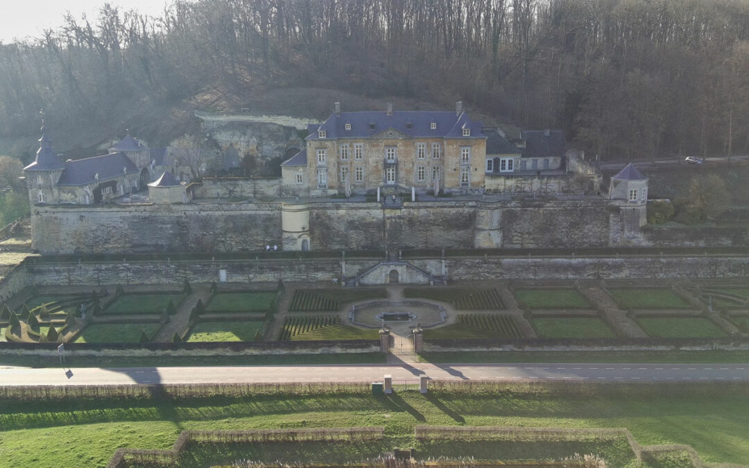 Maastricht – Chateau Neercanne vanuit je drone bekijken
